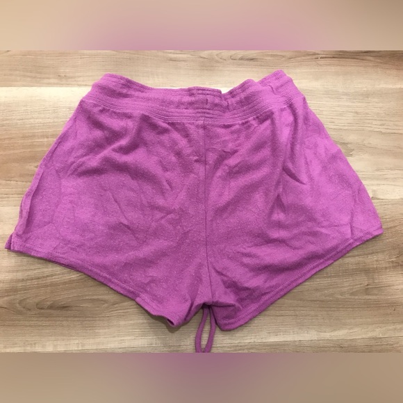 Alo Yoga daze shorts - Picture 4 of 8